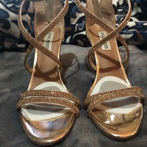 Steve Madden  rhinestone shoes size 7  gold